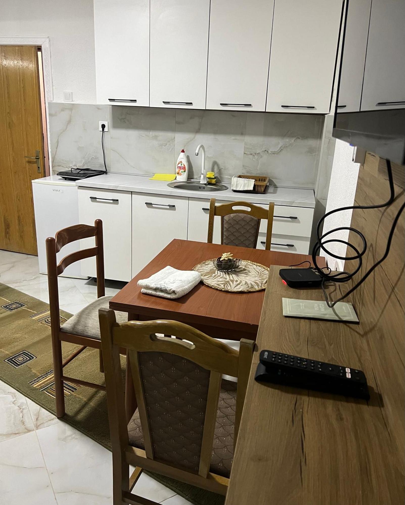Sarah Apartments Gusinje Exterior photo